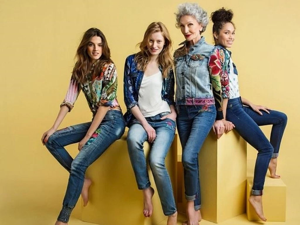 Alicia-Borras-segunda-por-la-derecha-junta-a-otras-protagonistas-del-anuncio.-Foto-Desigual.