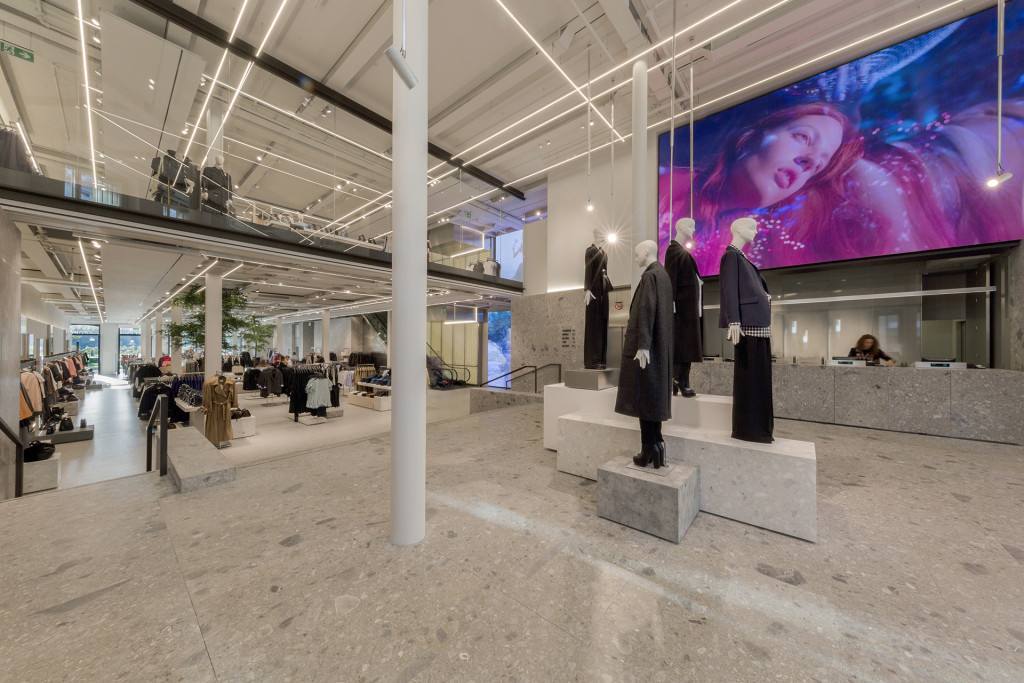 Zara_Compostela_interior
