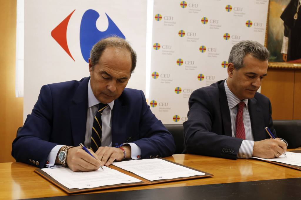 Firma Convenio CEU_Carrefour (3)