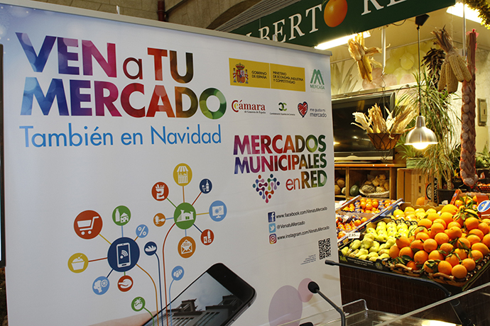 Imagen del interior del Mercado de San Lorenzo del Escorial, en Madrid.