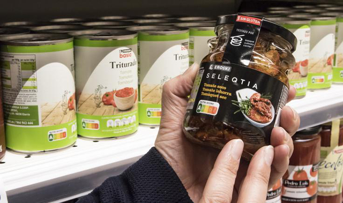 La empresa Eroski, ya dispone de los primeros productos de marca propia con el etiquetado nutricional de alimentos. 