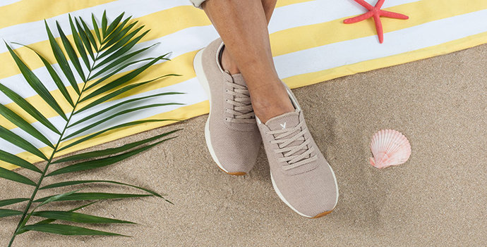 Las zapatillas están fabricadas con lana merina, siendo el primer zapato creado con este material en España.