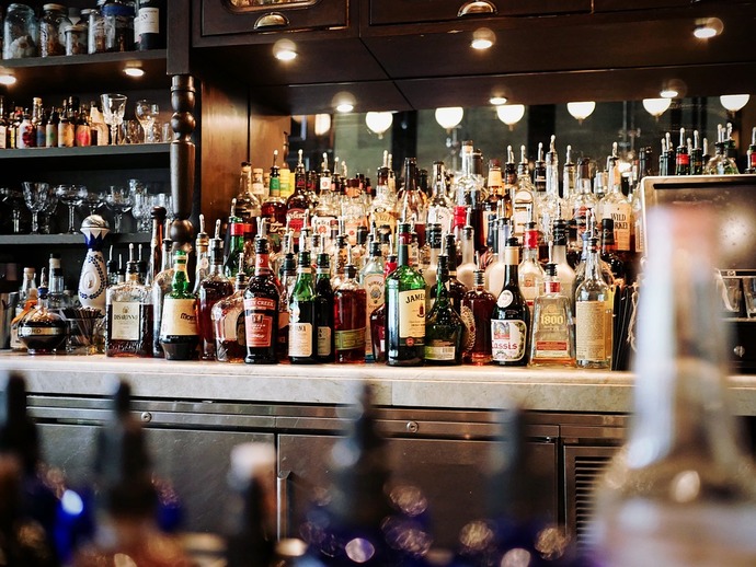 El mercado de bebidas alcohólicas en España cae por el cierre de los bares y restaurantes 