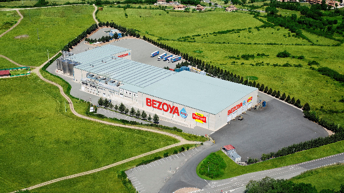 Todas las botellas de Bezoya serán de plástico reciclado en 2022