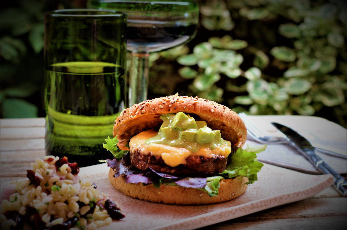 Campofrío lanza su hamburguesa vegana ‘Magic Burger’ para el sector Hostelero