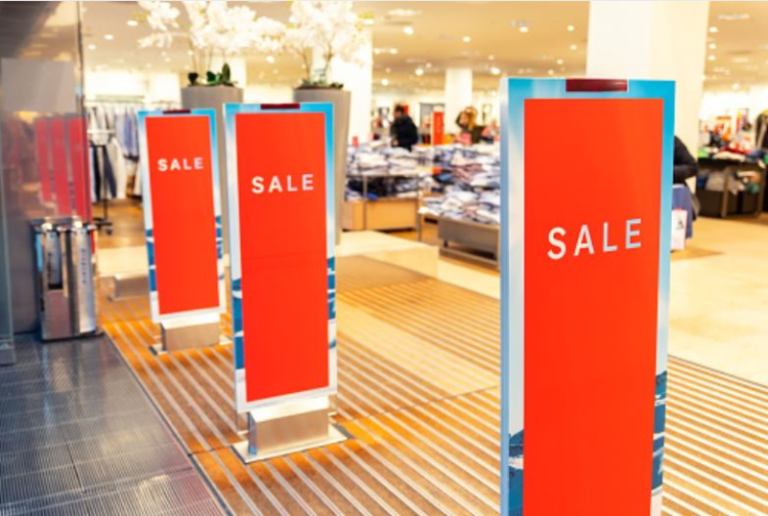 El de los españoles en las rebajas cae en 2021, un 30% menos que en 2020