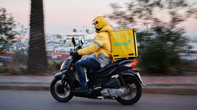 Gracias a esta alianza, los usuarios de Glovo en Sevilla disponen en su app de las prendas y accesorios de Esenzia