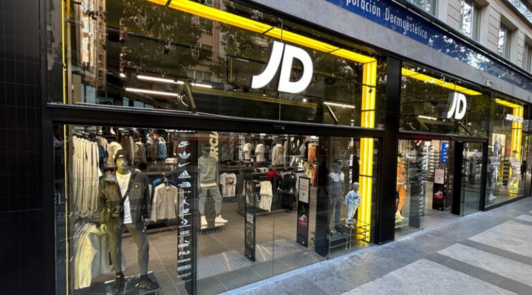 JD abrirá dos tiendas en Madrid, concretamente en los centros comerciales H2O de Rivas y TresAguas