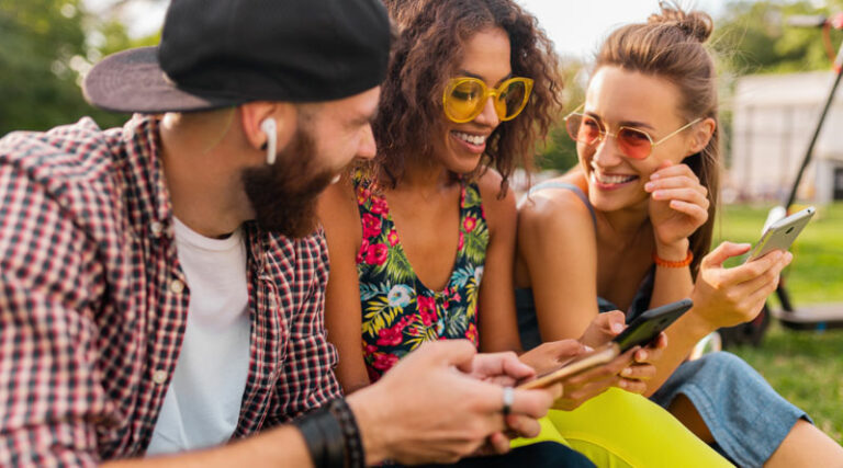 1 de cada 2 usuarios de la gen Z y millennial, compradores en redes sociales