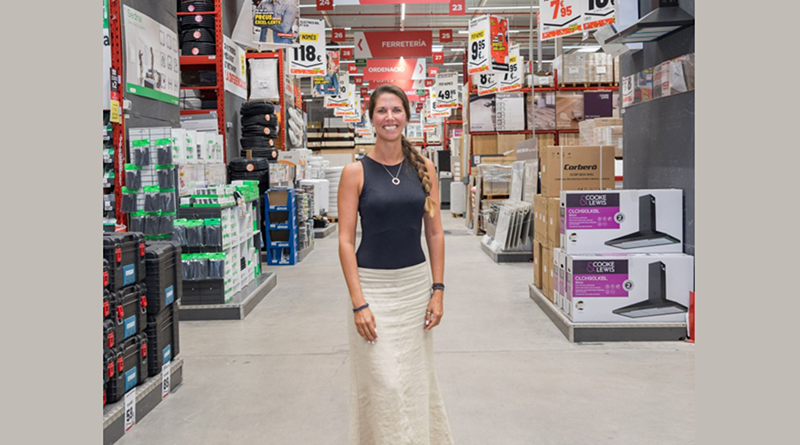 Zárate cuenta con una sólida experiencia como actual directora de digital & marketplace, liderando con éxito el área de e-commerce durante los últimos tres años