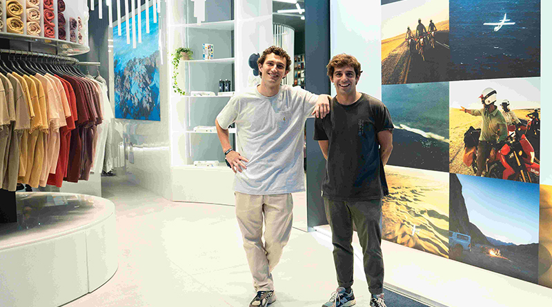 Juan Fernández-Estrada y Nacho Rivera en una de las tiendas Blue Banana