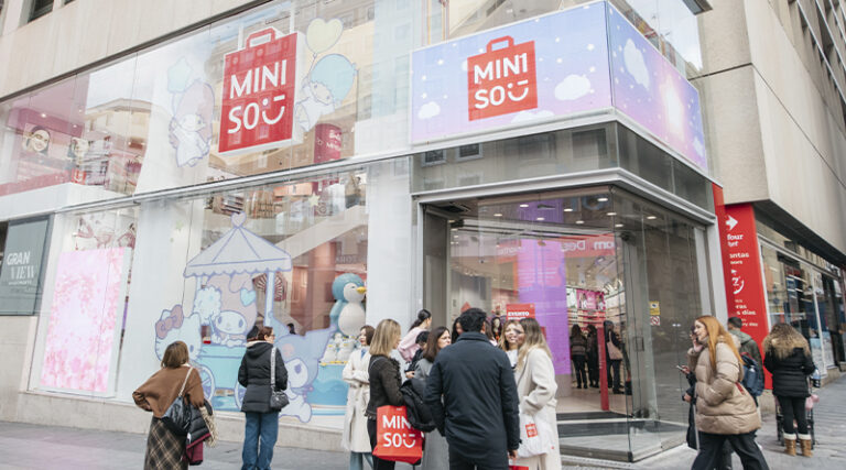Miniso abrió en la Gran Vía madrileña una tienda de más de 1.100 metros cuadrados para consolidar su expansión en Europa