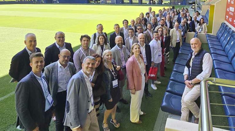 La organización, que reúne ya a cerca de 100 empresas, renueva a Amaya Fernández (Irisem S.L.) como presidenta para un nuevo mandato de cuatro años