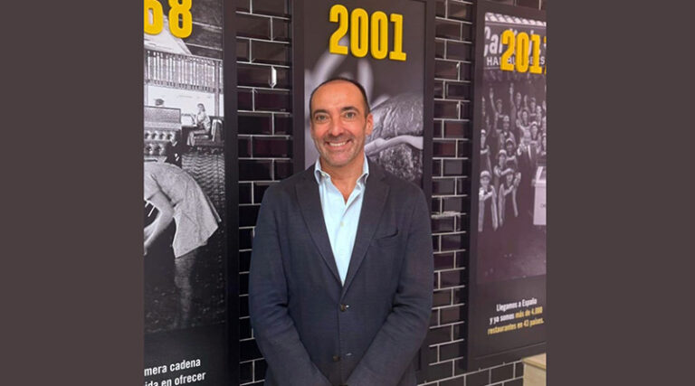Iván Martín cuenta con una dilatada trayectoria profesional en el ámbito de la restauración organizada, especialmente en la gestión y desarrollo de franquicias