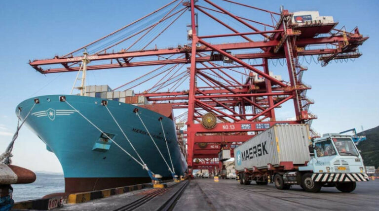 Maersk se adentra en logística integral con su primera nave en Barcelona