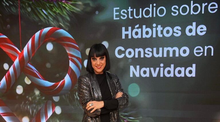 Beatriz Santos, directora comercial de Eroski durante la presentación del estudio sobre los hábitos de consumo en Navidad