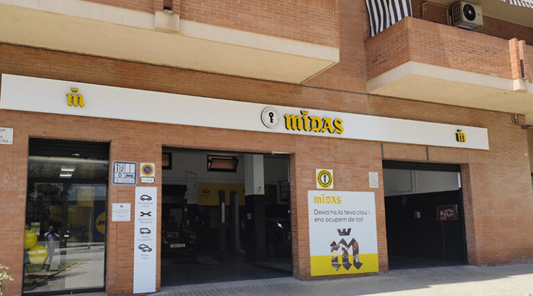 El nuevo taller, ubicado en Carrer Gran de La Sagrera 59,  está equipado con tres elevadores de última generación