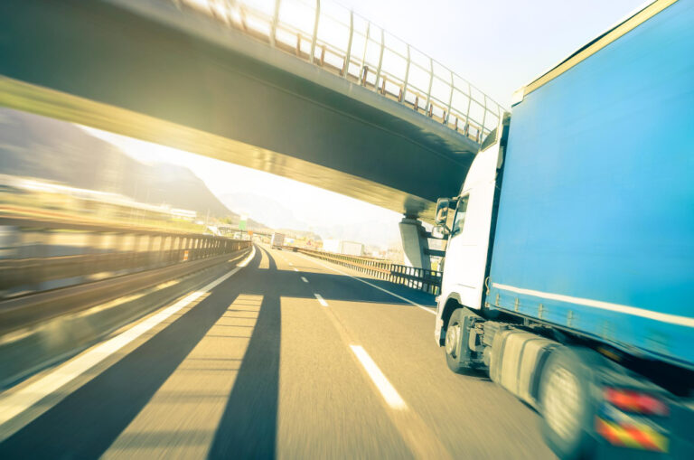 El transporte nacional de mercancías por carretera en España apunta a 18.400 millones de euros en 2025