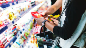 La distribución alimentaria blinda márgenes ante una recuperación desigual